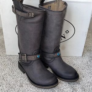 AUTH NIB Steve Madden Fabble Harness Engineer Boots US 5.5